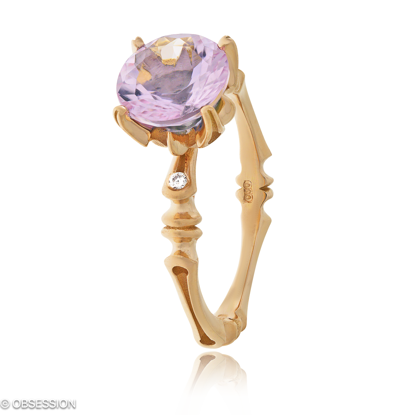 Gremlin-Baby Solitärring in Rotgold, mit einer Ringbreite von mm und einer Ringgrösse von 52