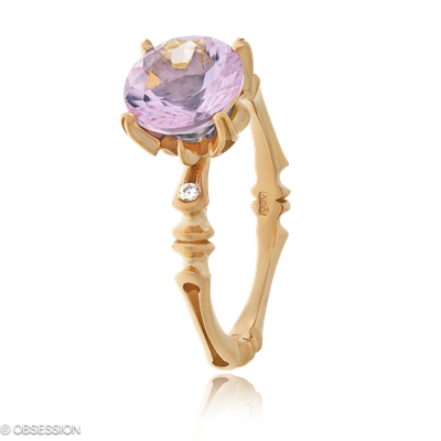 Gremlin-Baby Solitärring in Rotgold, mit einer Ringbreite von mm und einer Ringgrösse von 52