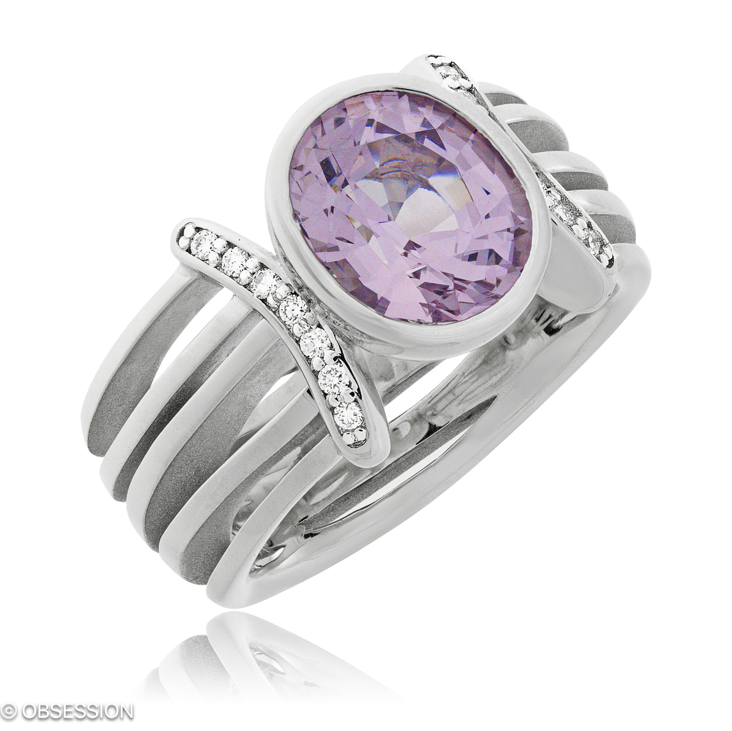 Himalaja Schmuckring in Weissgold, mit einer Ringbreite von 10.3mm und einer Ringgrösse von 52