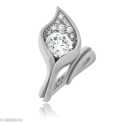 Kalla Cocktailring in Weissgold, mit einer Ringbreite von 17mm und einer Ringgrösse von 52