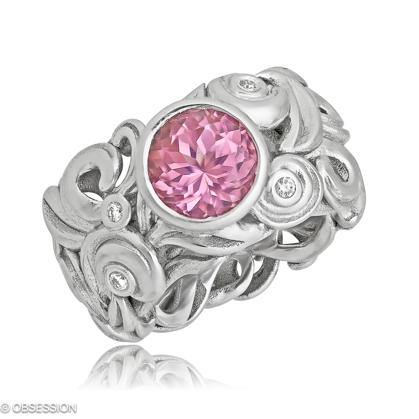 Lilly Rose Schmuckring in Weissgold, mit einer Ringbreite von 14mm und einer Ringgrösse von 52
