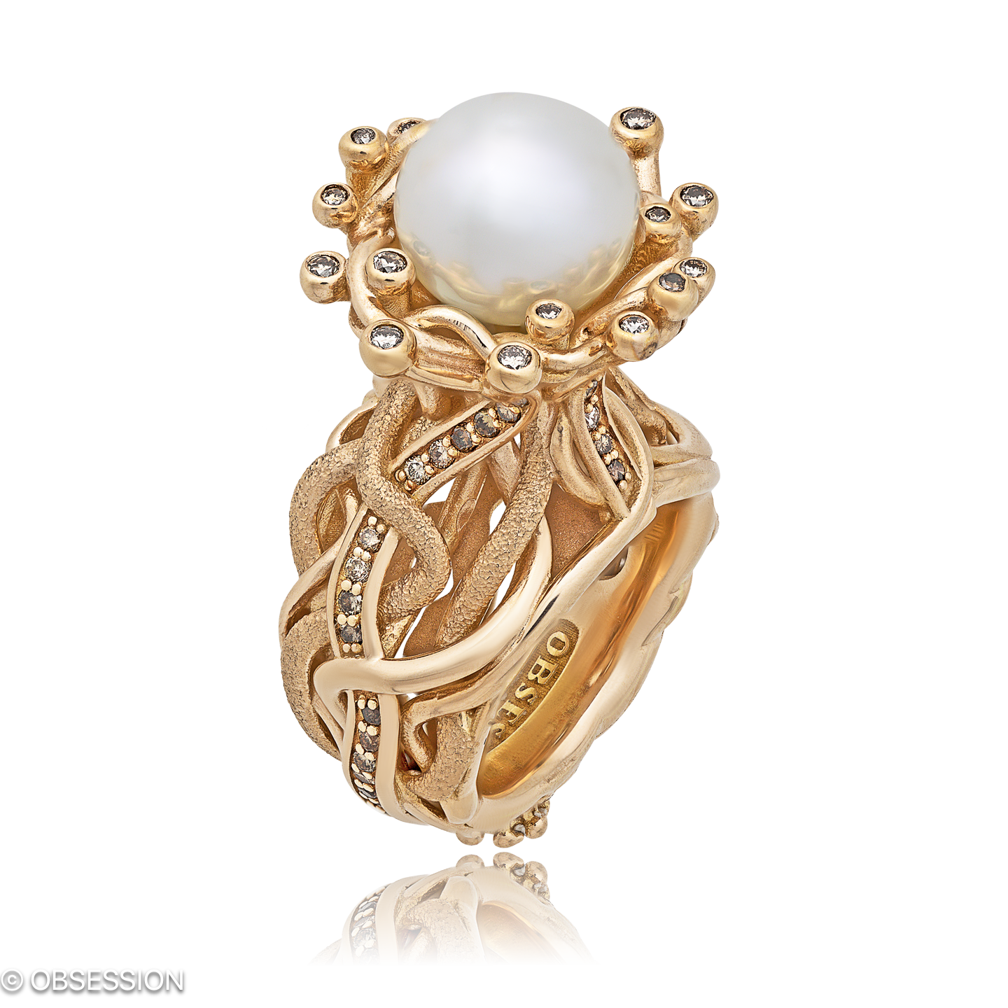 Unendliche Geschichte Skulpturring in Rotgold, mit einer Ringbreite von 16.5mm und einer Ringgrösse…