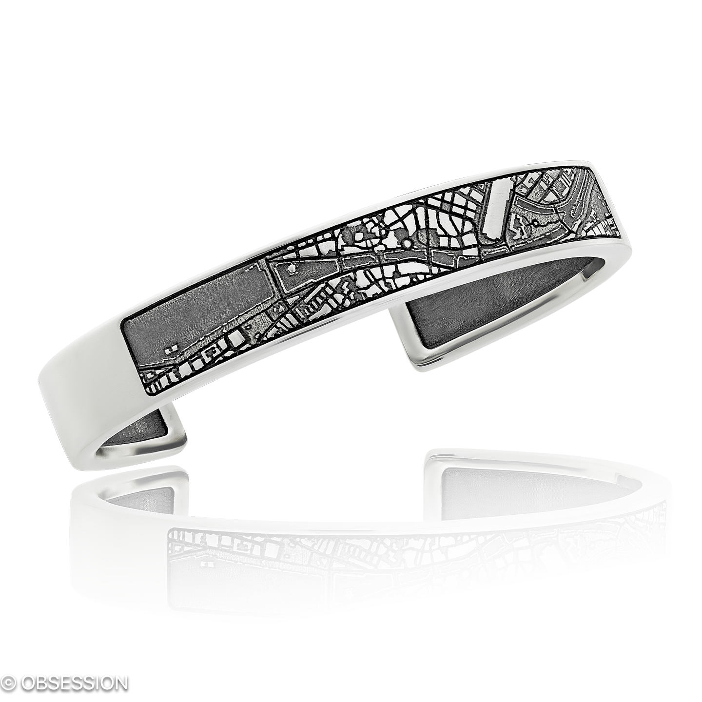 Schatzkarte Armreif in Silber, mit einer Breite von mm, geeignet für einen Armumfang von 185mm.