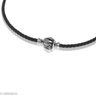 Gremlin Ledercollier in Silber, mit einer Länge von 470mm.