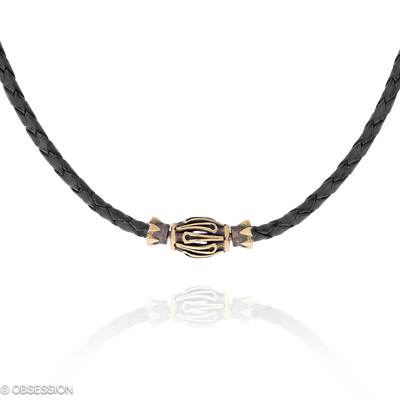 Gremlin Ledercollier in Rotgold, mit einer Länge von 470mm.