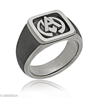Monogrammring Monogramm in Weissgold und einem Carbon