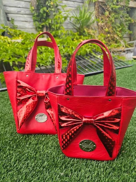 Miss Perfect (Cherry Red)