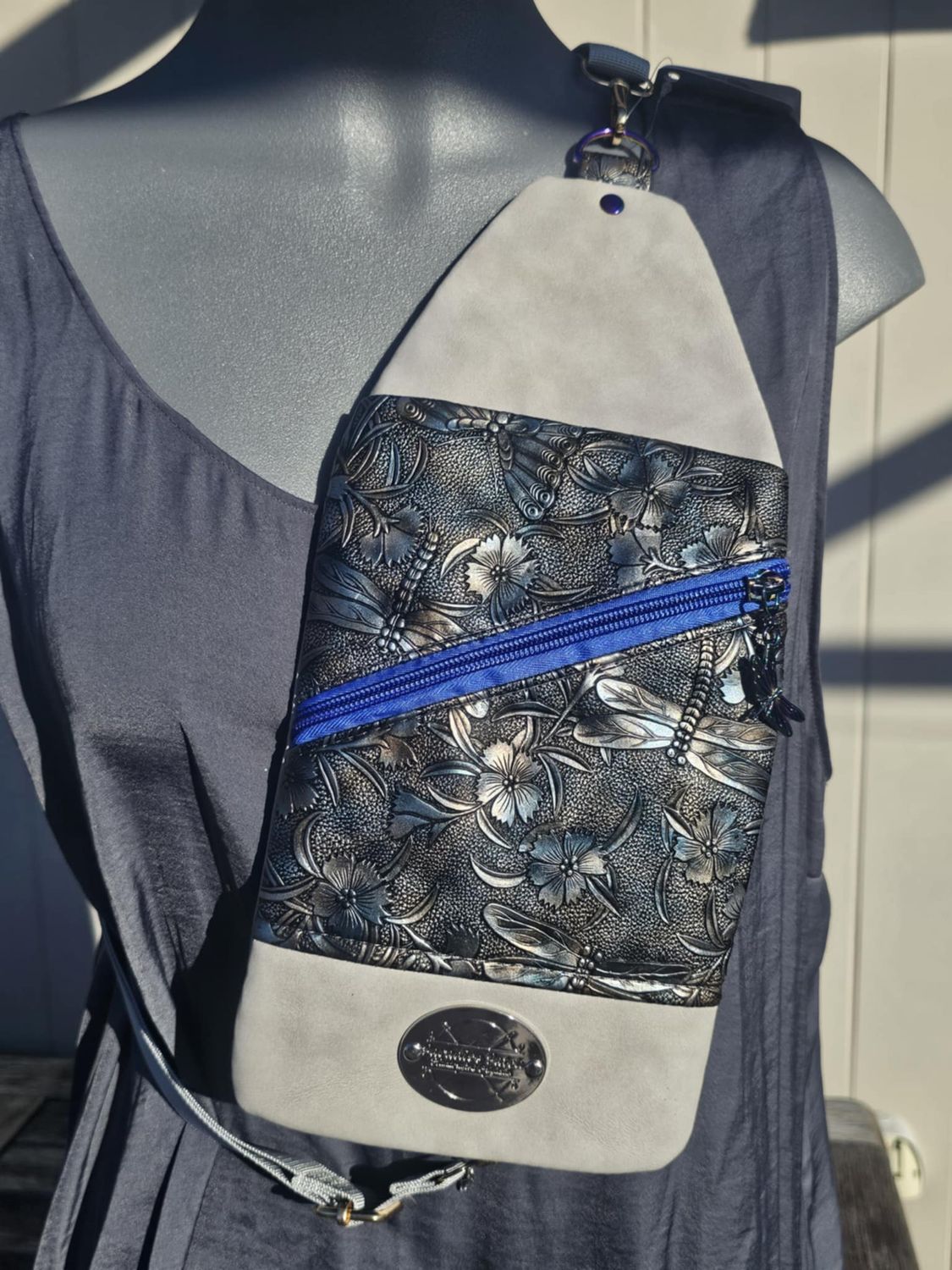 Yagi Sling (RFID) - Taupe &amp; Blue Dragonfly
