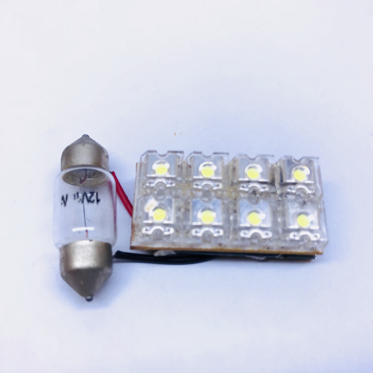 CEILING CAR 8 LED 4P WHITE COLOR 12V DC CEILING CAR 8 LED 4P WHITE COLOR 12V DC