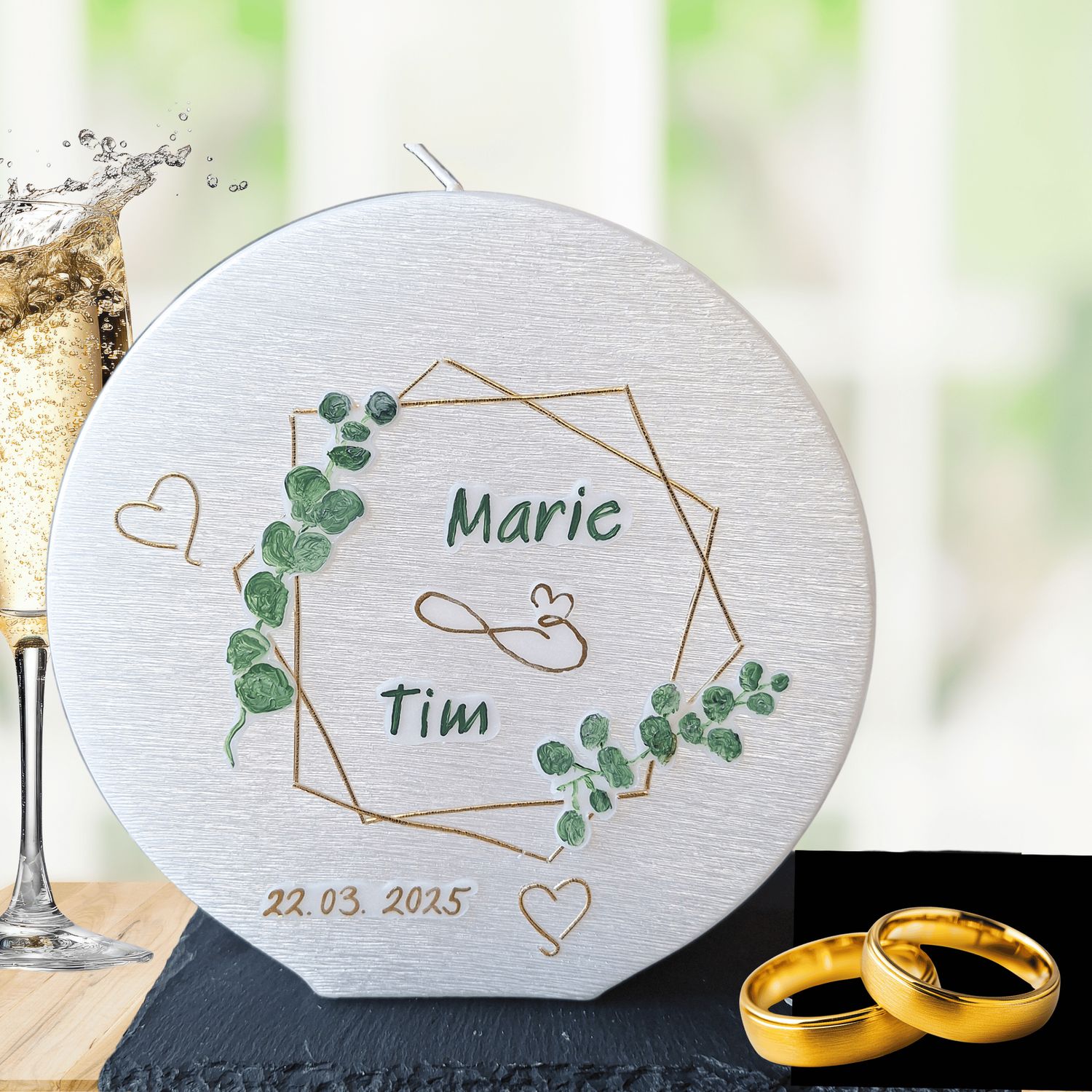 Runde Hochzeitskerze mit Eukalyptusranke edel Runde Hochzeitskerze mit Eukalyptusranke edel