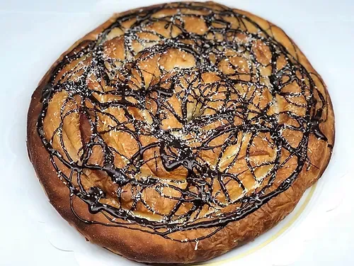 Ensaimada de coco y chocolate negro