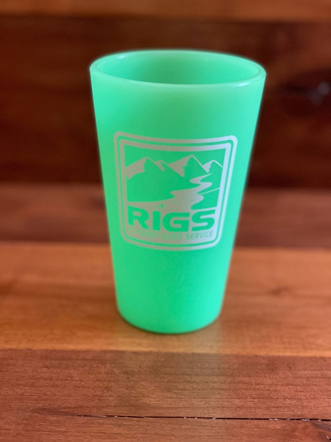 RIGS Logo Sili Pint 16oz Pint Cup RIGS Logo Sili Pint 16oz Pint Cup , Color: - Glow in the Dark Green