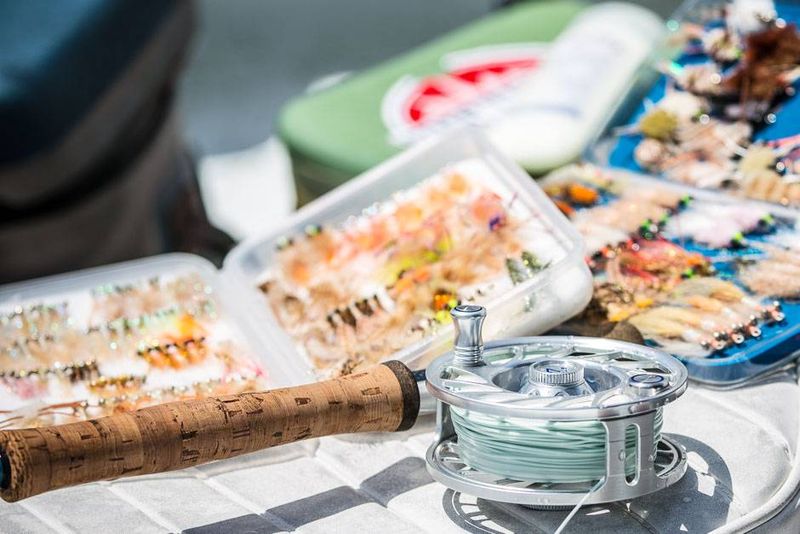 RIGS Saltwater Hand-Tied Flies - 18 Piece RIGS Saltwater Hand-Tied Flies - 18 Piece