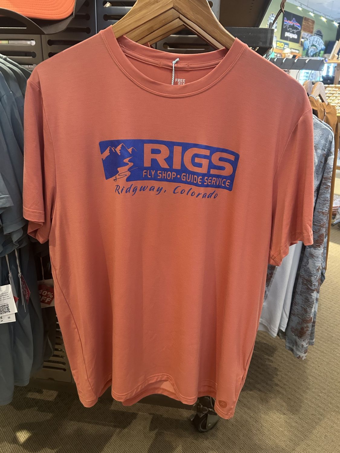 RIGS Logo Free Fly Men's Elevate Lightweight  Tee