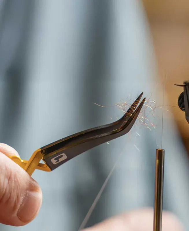 Loon Mini Curved D-Loop Tweezer