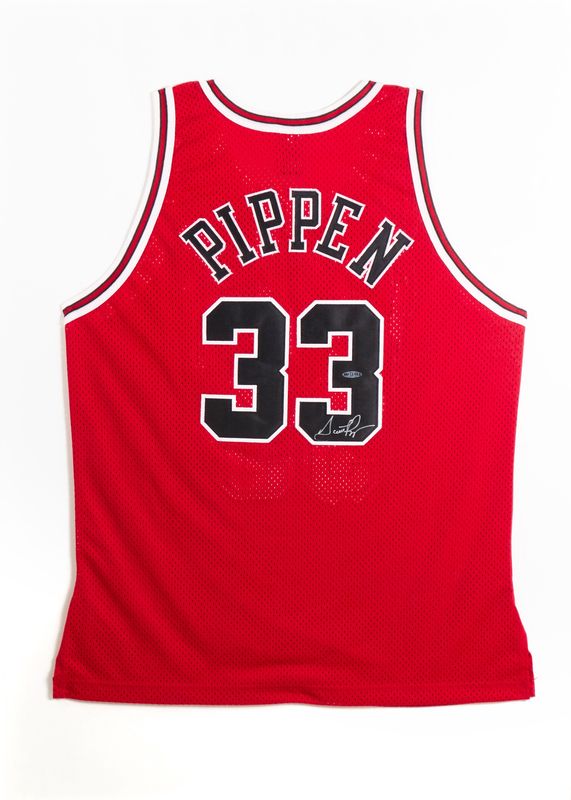 Scottie Pippen Signed Bulls Jersey