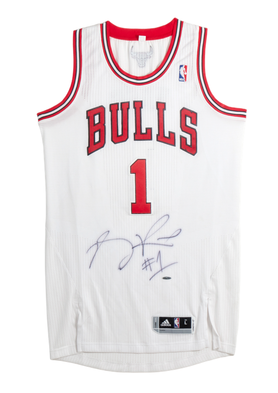 Signed Derrick Rose Bulls Jersey