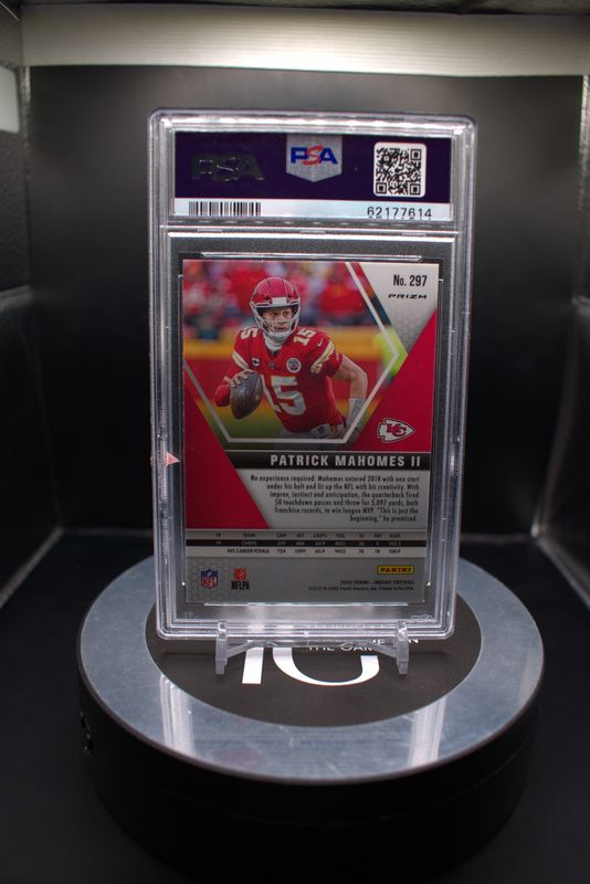 2020 Panini Mosaic Patrick Mahomes II Camo Pink #297 PSA 10