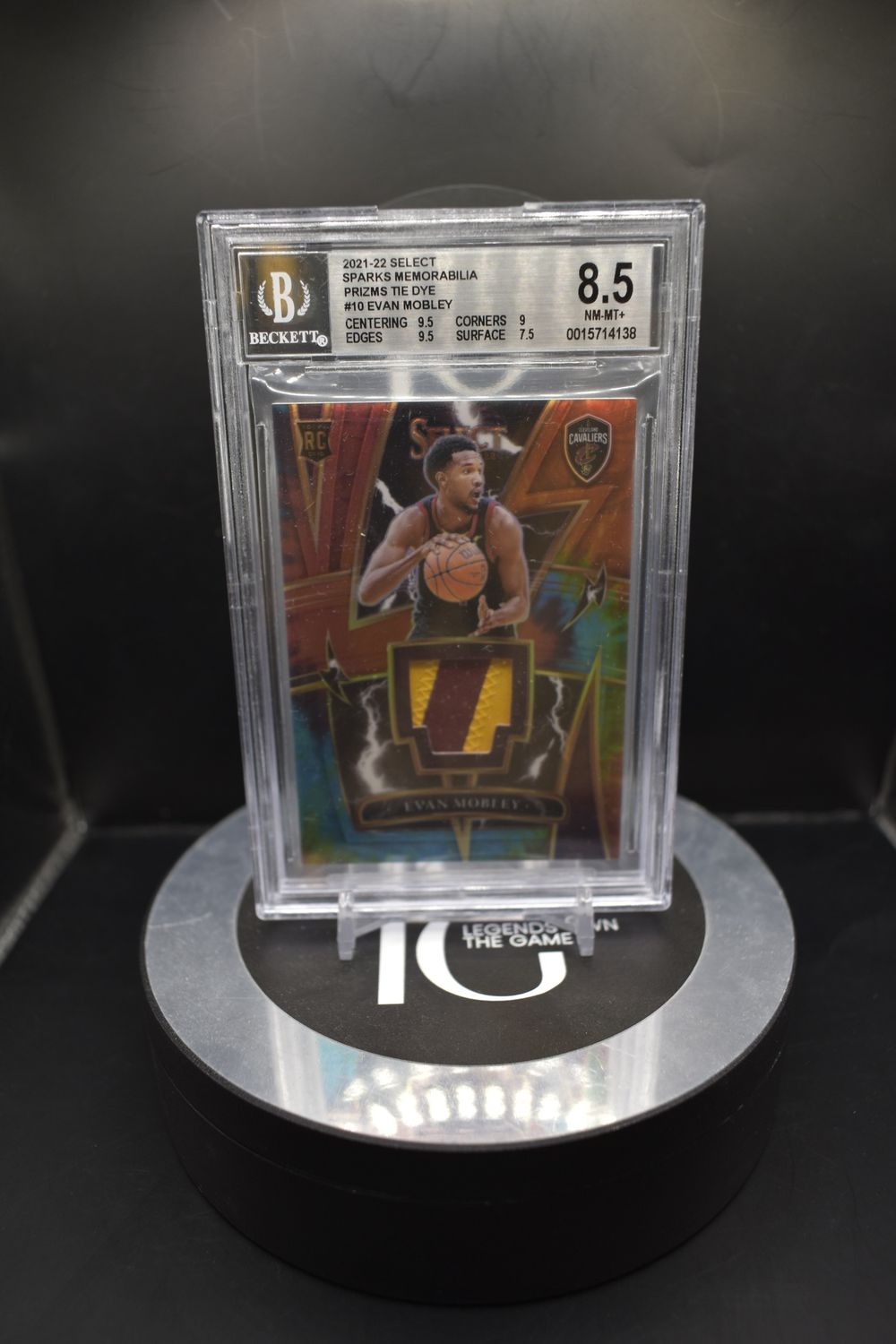 2021-22 Select Sparks Memorabilia Prizms Tie Dye #10 Evan Mobley BGS 8.5
