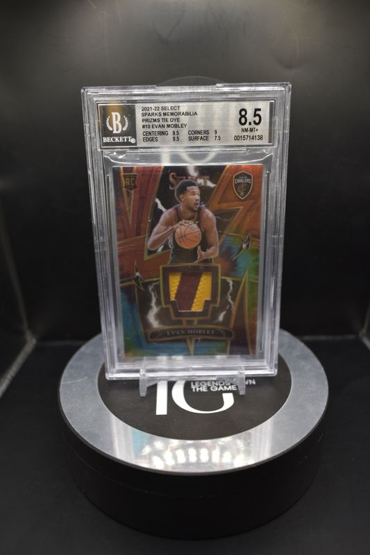 2021-22 Select Sparks Memorabilia Prizms Tie Dye #10 Evan Mobley BGS 8.5