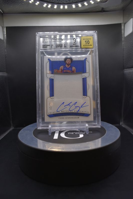 2022-23 National Treasures Colossal Materail Autos #2 Cade Cunningham/25 Auto 10 BGS 9