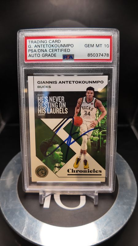 G.Antetokounmpo Trading Card PSA/DNA Certified Auto Grade PSA 10