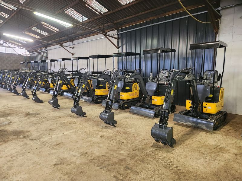 Mini pelle, mini dumper, brouette à moteur