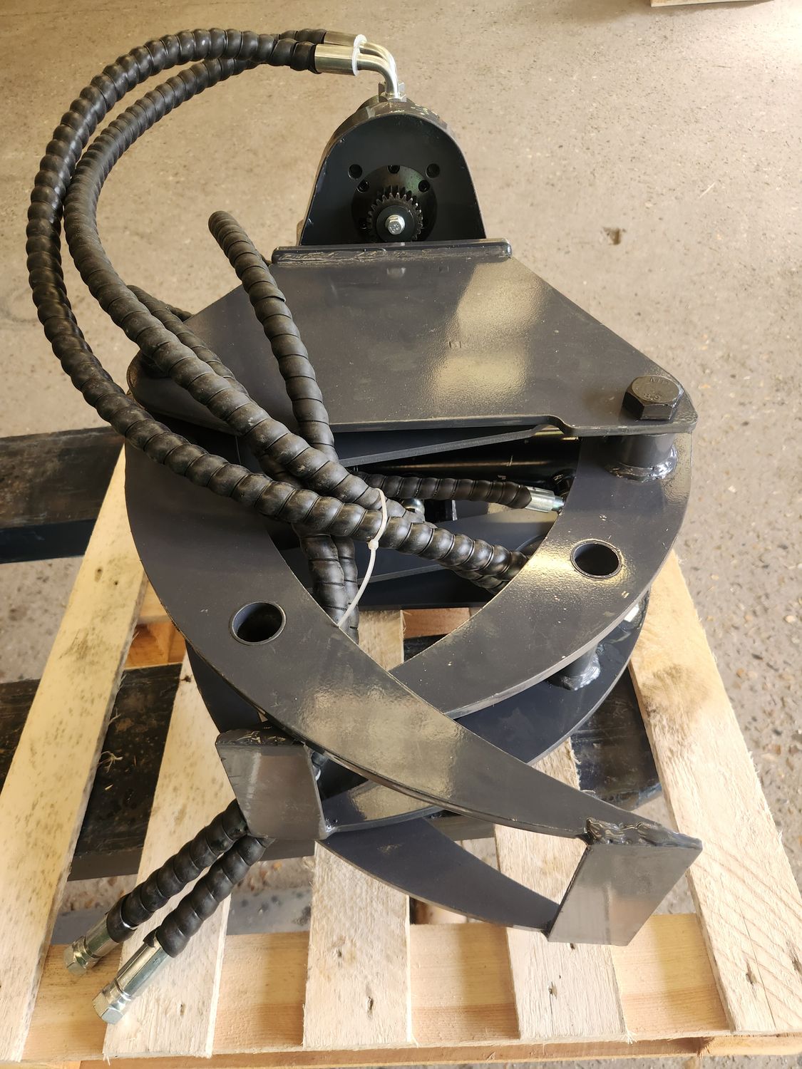 Grappin hydraulique avec rotation