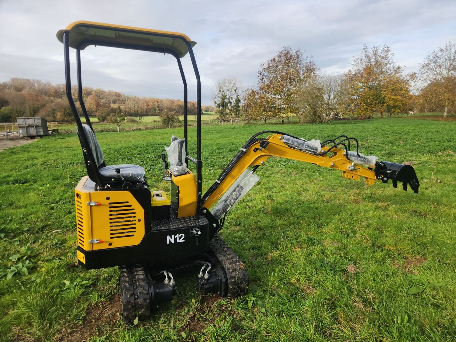 Mini pelle neuve Modèle N12