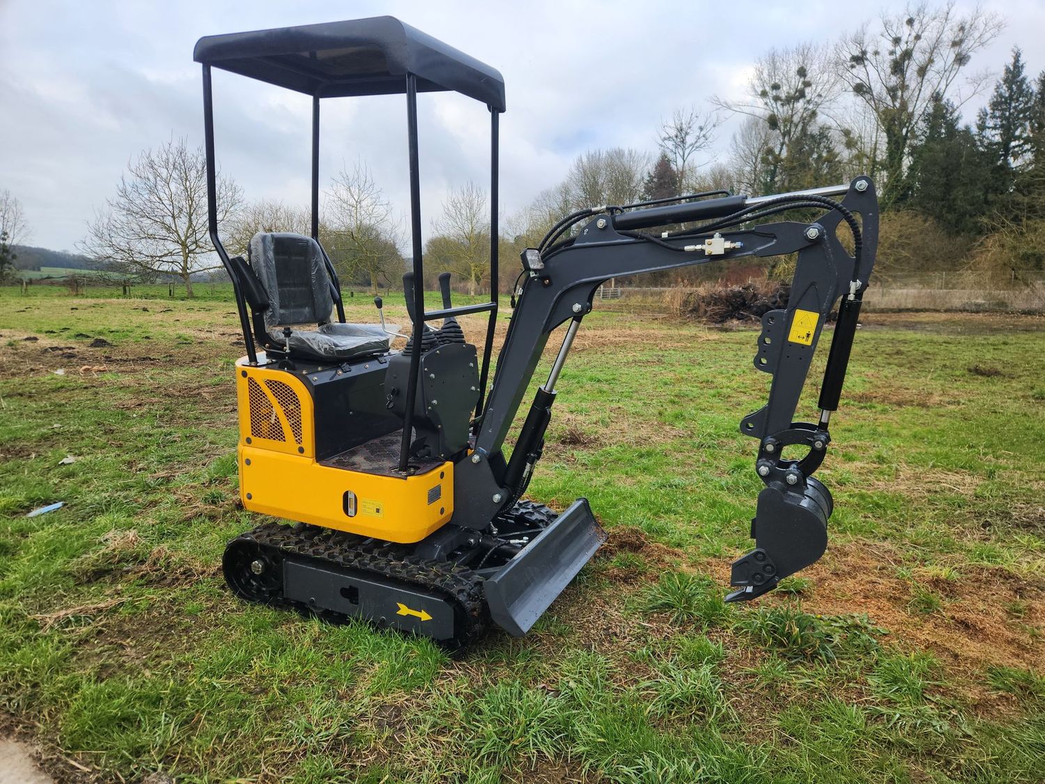 MINI PELLE HT12 PIED DE FLÈCHE FIXE (prix hors taxes)