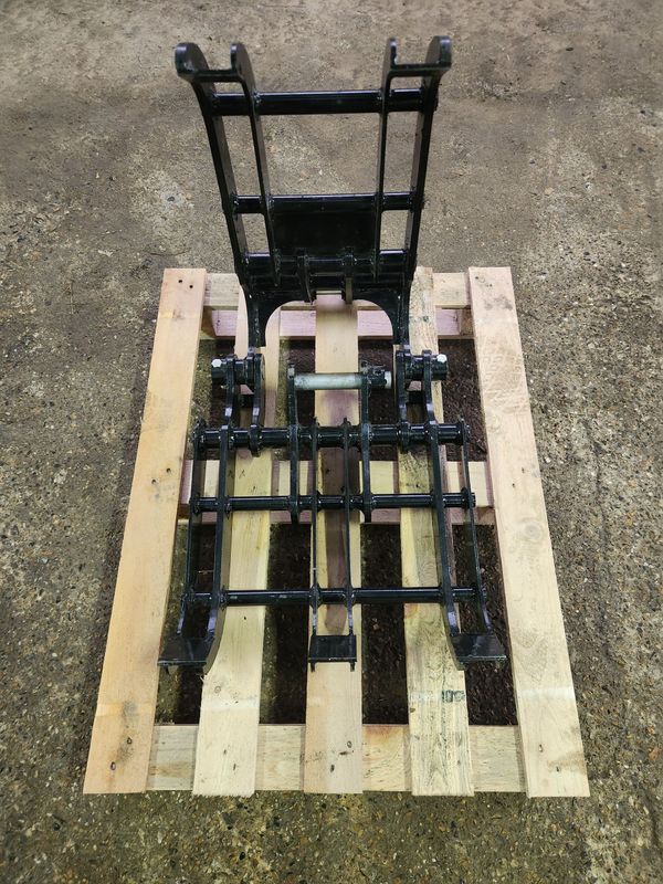 ​Pince à bois - pour mini pelle de 500 kg à 1300 kg​ (prix hors taxes)