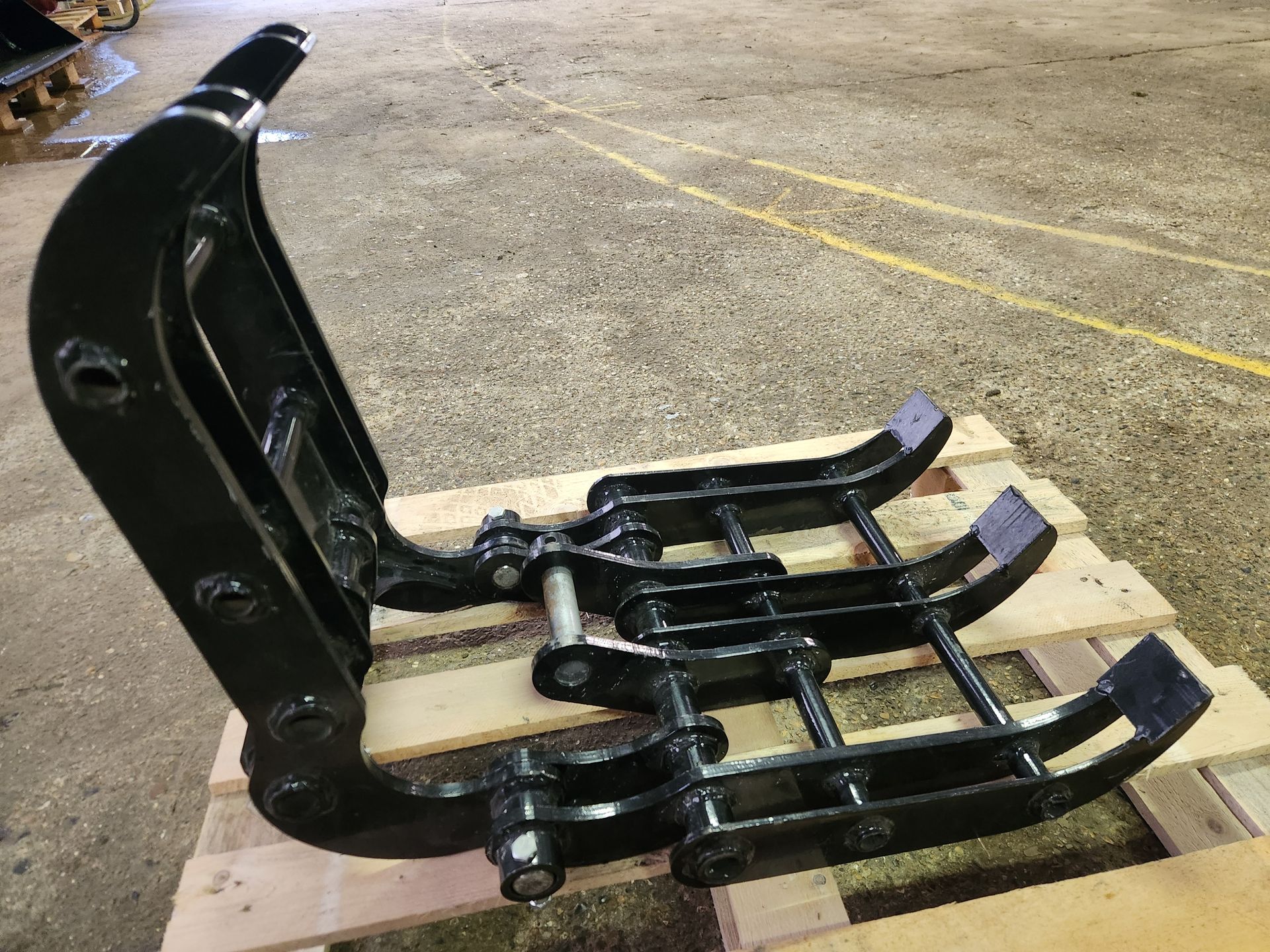 ​Pince à bois - pour mini pelle de 500 kg à 1300 kg​ (prix hors taxes)