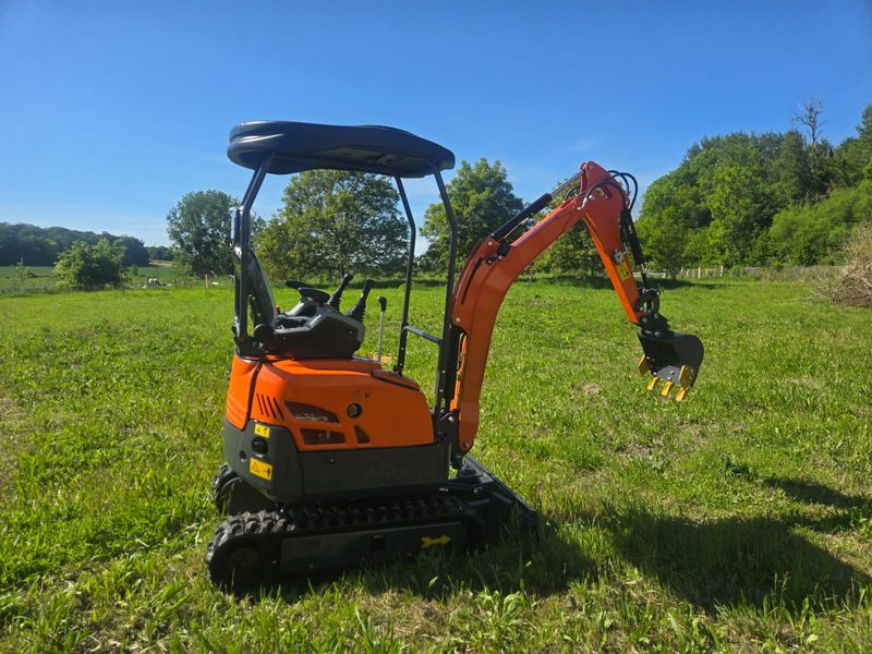 MINI PELLE NEUVE HH16 (1500kg) (prix hors taxes)