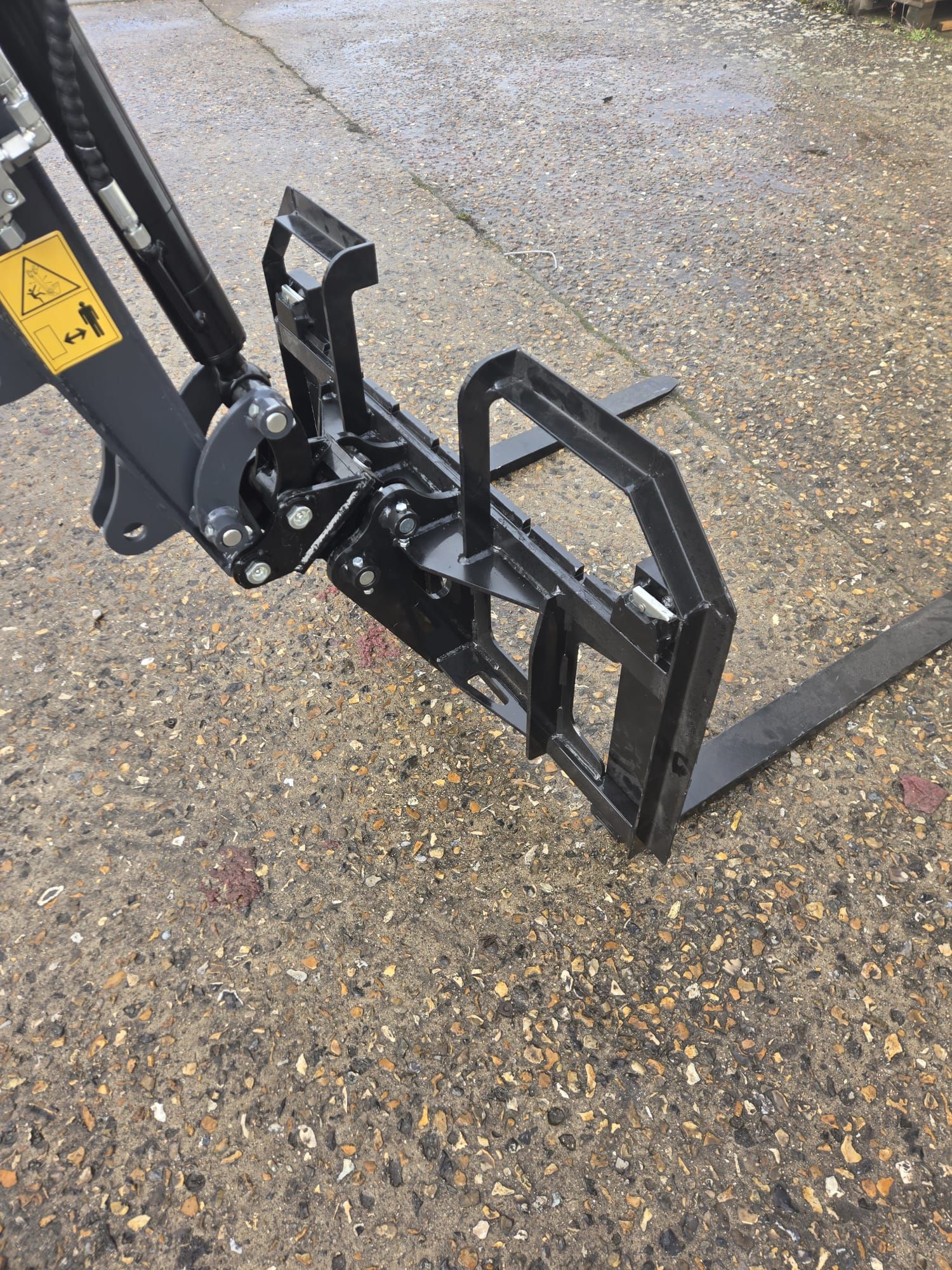 Fourche à palettes pour mini-pelle HH16