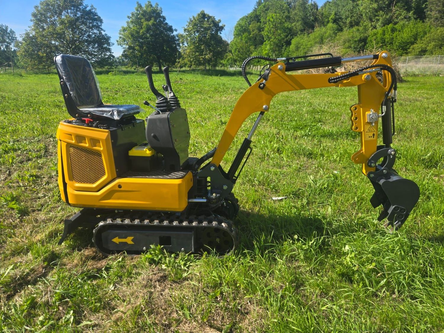 Micro pelle neuve Modèle HH08 (prix hors taxes) Micro pelle neuve Modèle HH08 (prix hors taxes)