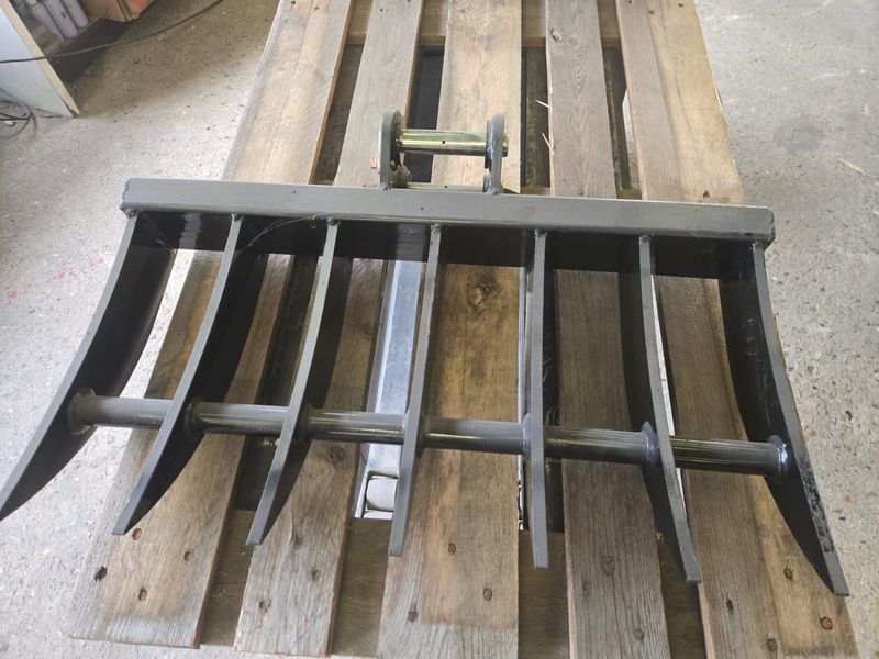 Godet râteau Largeur 800 mm axes de 30 mm pour mini pelle hh20 (prix hors taxes)