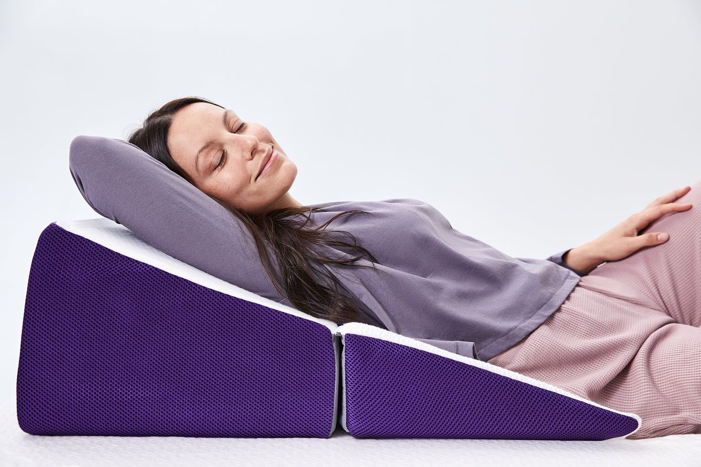 THE WEDGE PILLOW