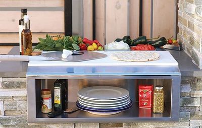 GARNISH AND PLATING STATION