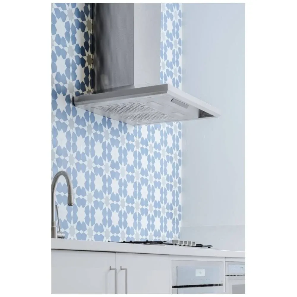 THERMADOR 30-inch Masterpiece® Pyramid Chimney Wall Hood, 600 CFM, Thermador Connected Experience with Home Connect™