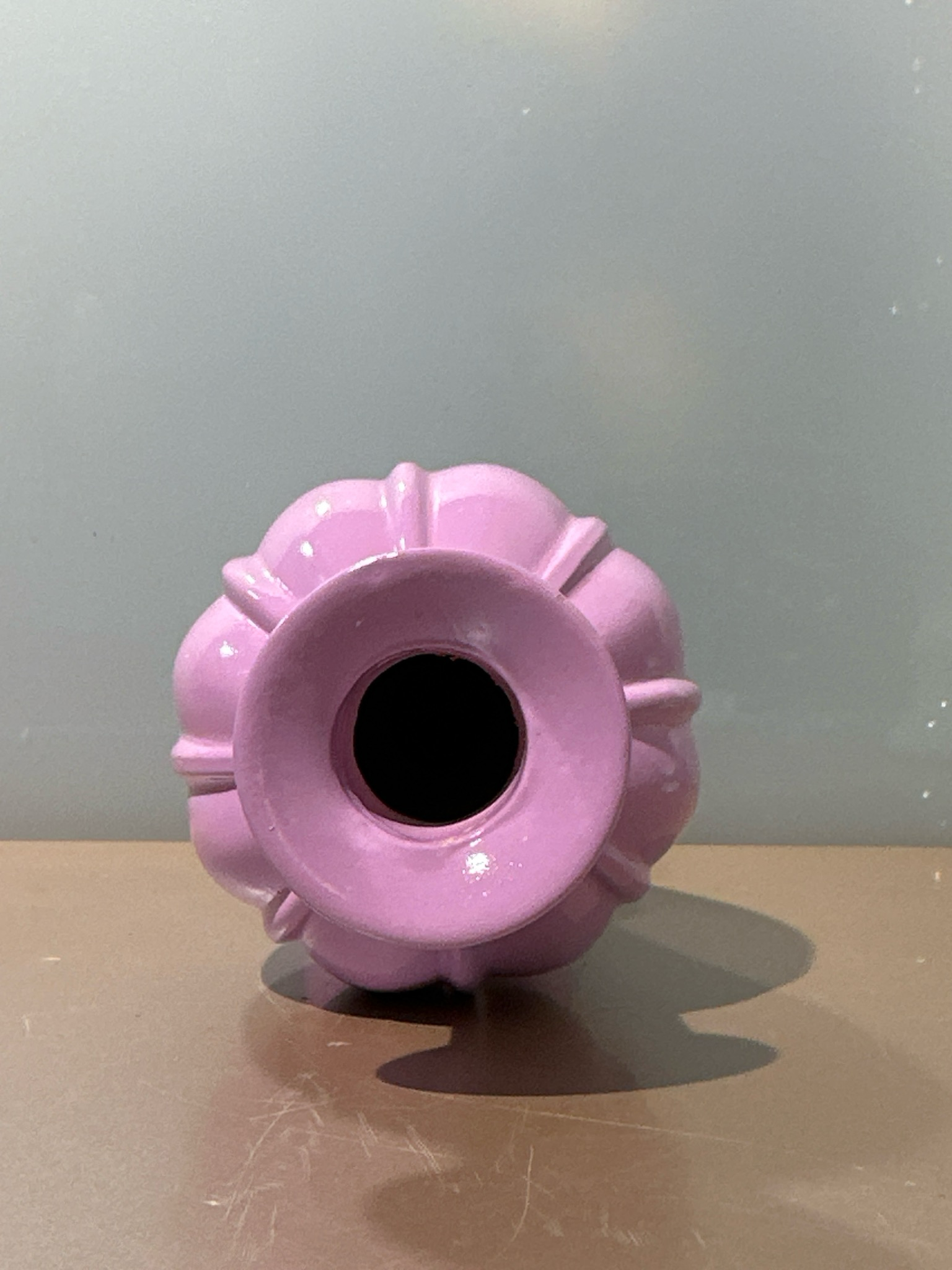 Vaasje paars geribeld 19cm