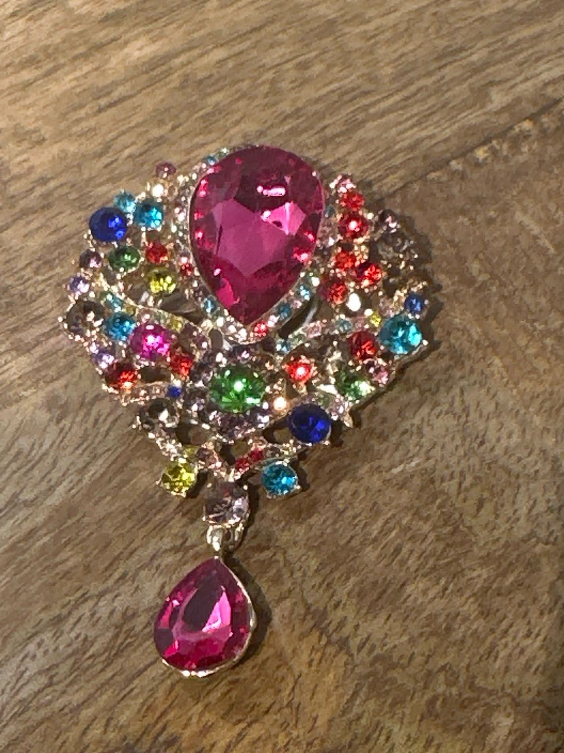 Broche roze druppel