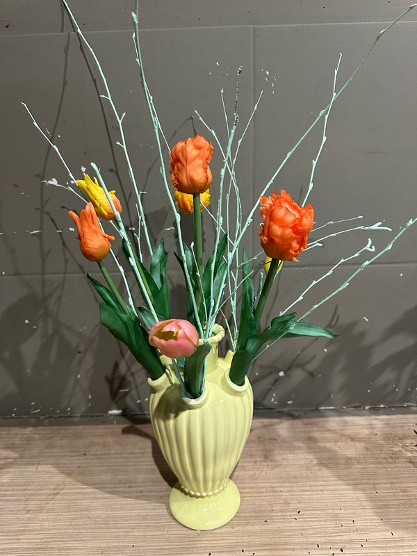 Tulpen vaas met zijden tulpen zacht geel