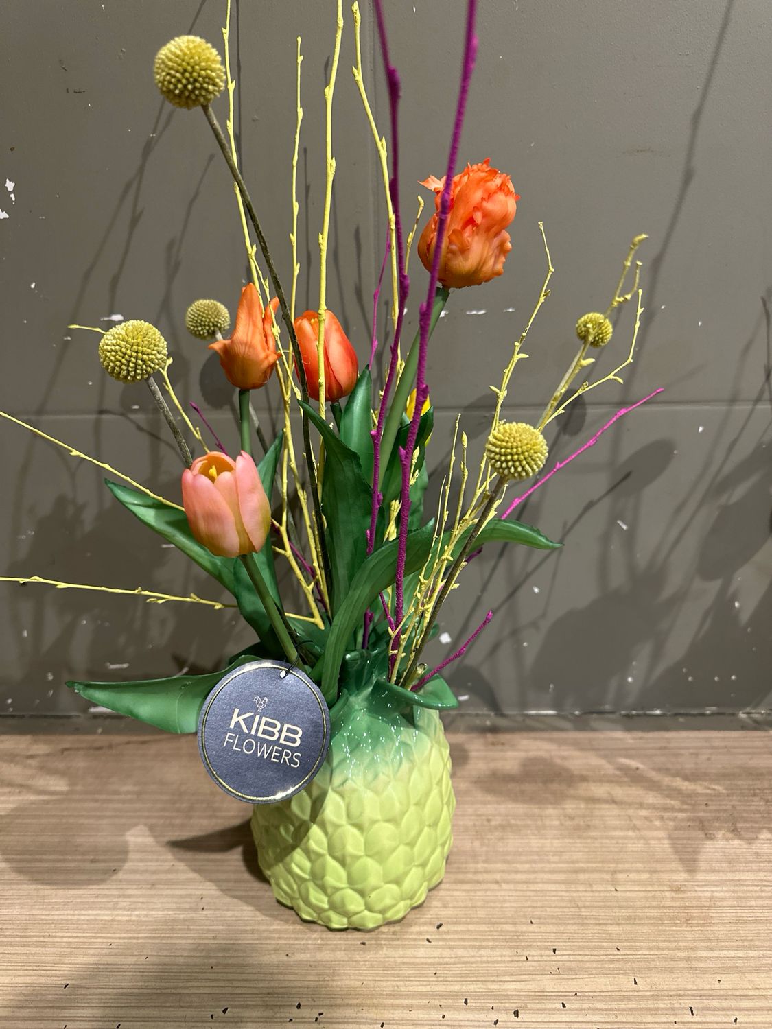 Ananas vaas munt groen met zijde tulpen