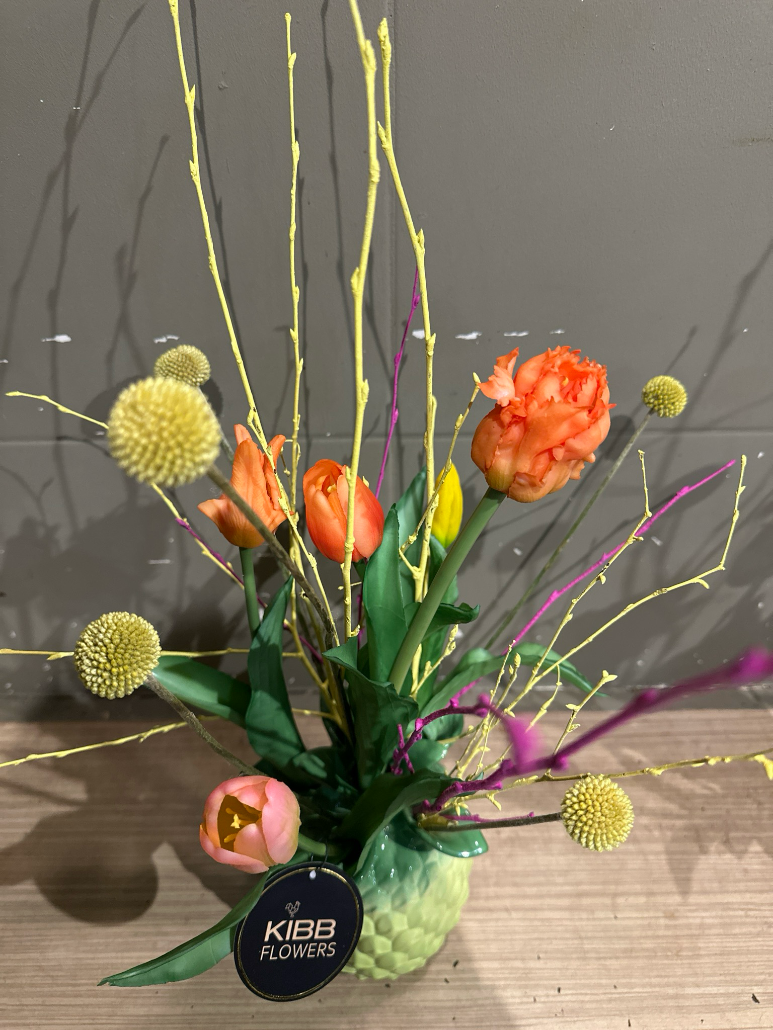 Ananas vaas munt groen met zijde tulpen