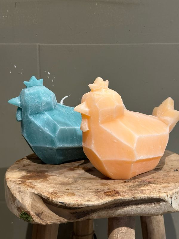 Kip kaars in de kleur blauw of oranje