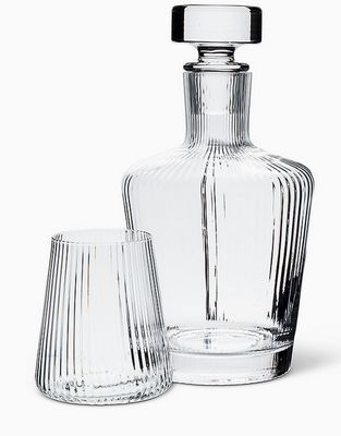 Tight Optic Decanter