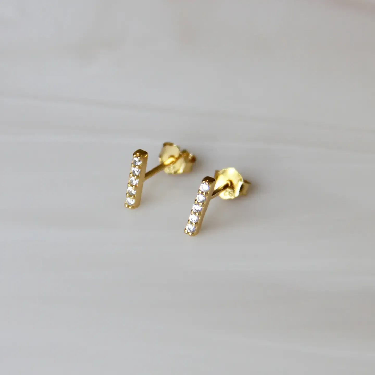 Pave Bar Studs
