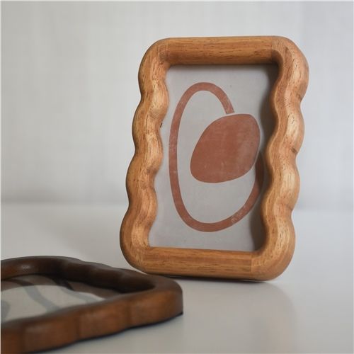 Rubberwood Scalloped Photo Frame -