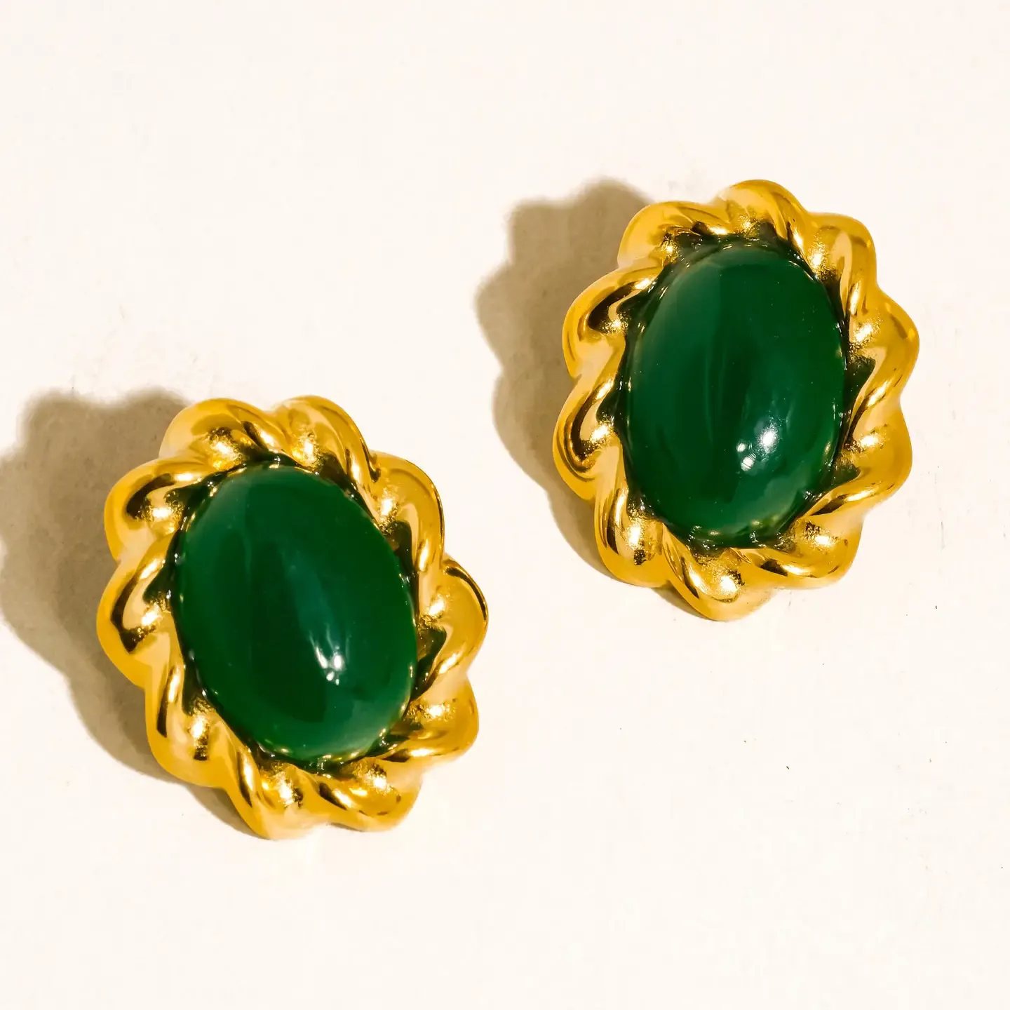 Eulie Vintage Stone Oval Earring (18K Gold)