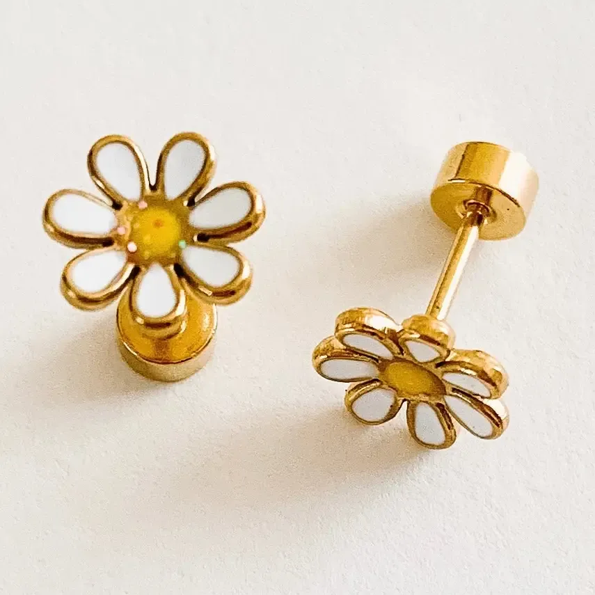 Daisy Stud Earrings